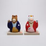 玩具工房　開運招き午 - 左手